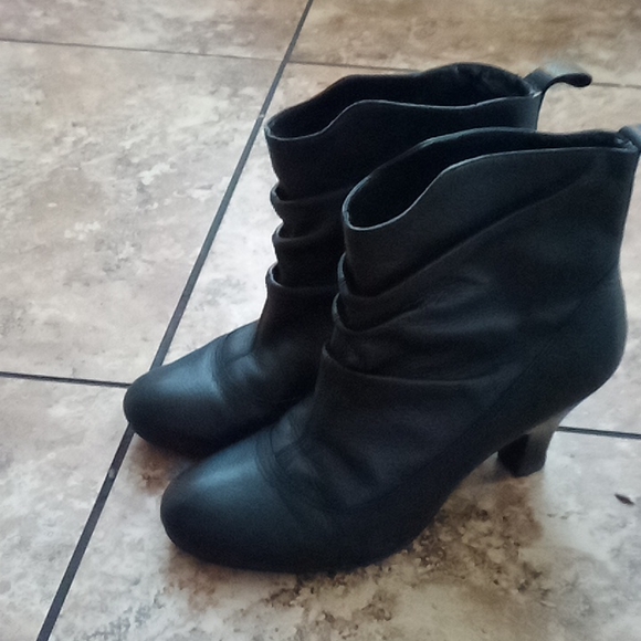 Ankle boots by Baker - Picture 2 of 3